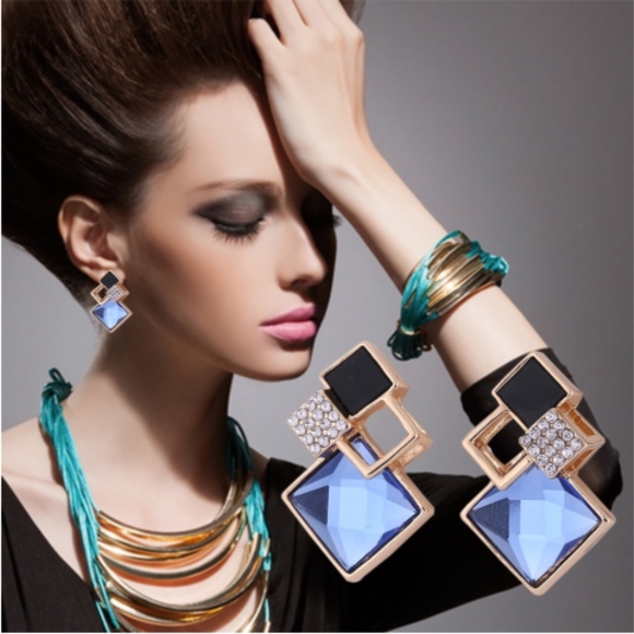 Champagne Crystal Square Geometric Drop Earrings - Picture 3 of 4